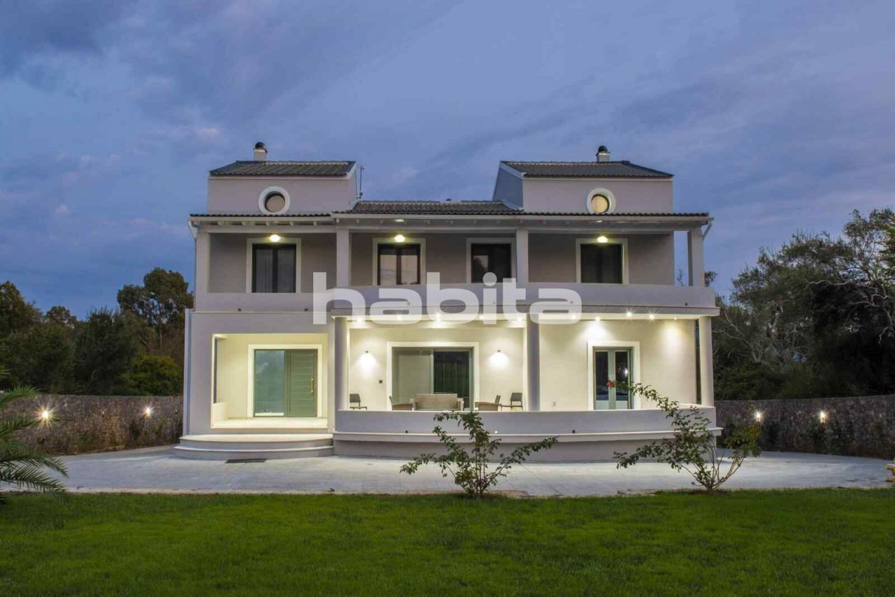 Villa in Corfu, Greece, 1 000 sq.m - picture 1