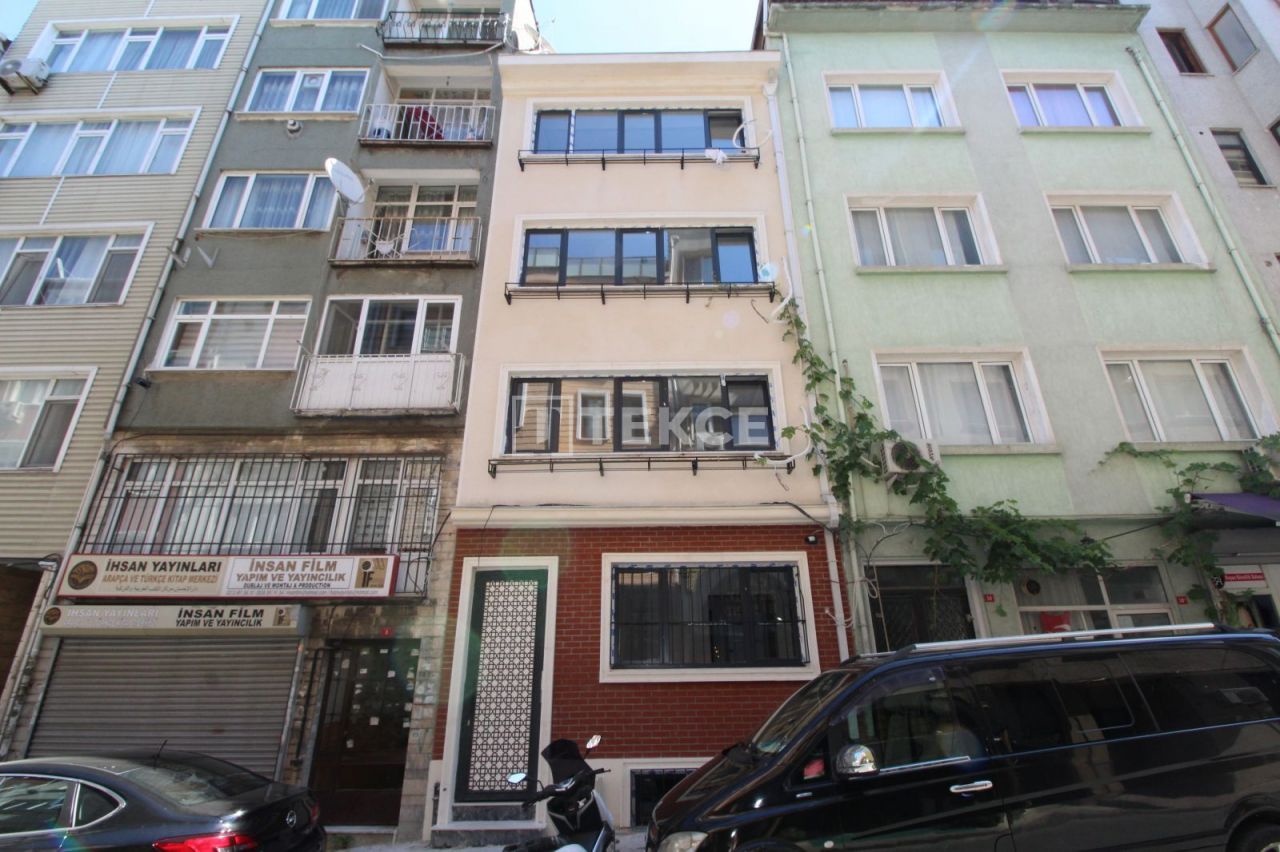 Apartment in Istanbul, Turkey, 300 sq.m - picture 1