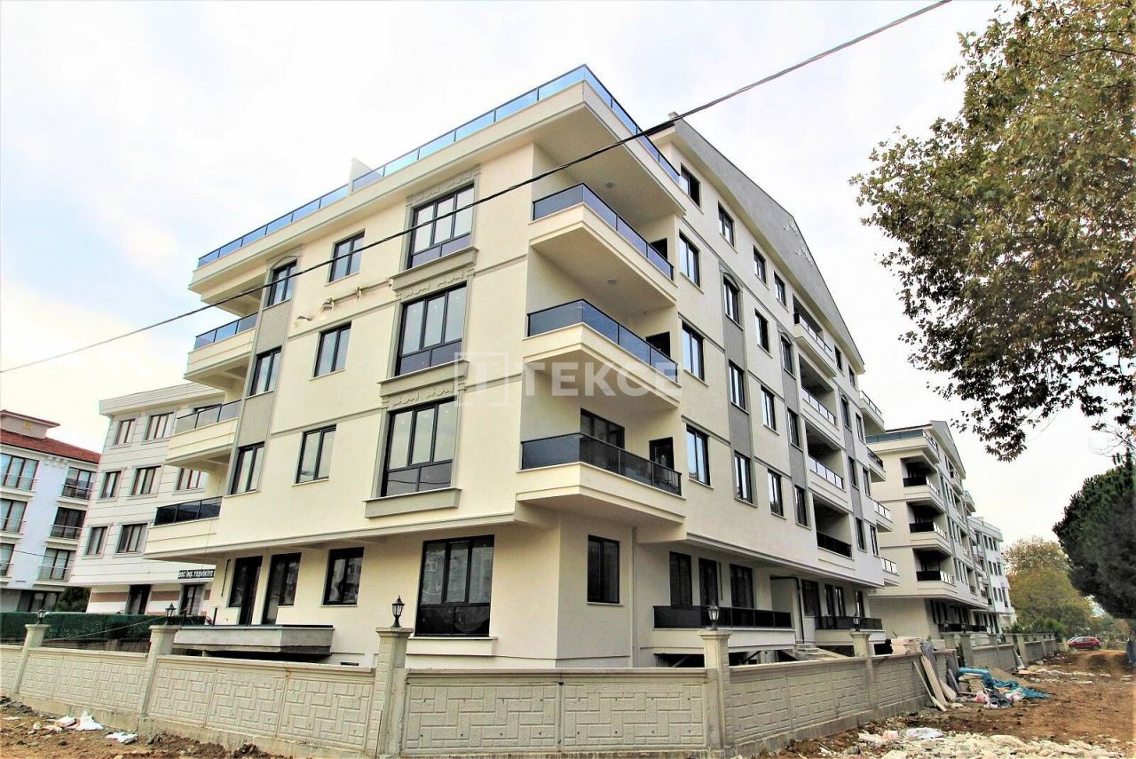 Apartment Çınarcık, Turkey, 200 sq.m - picture 1