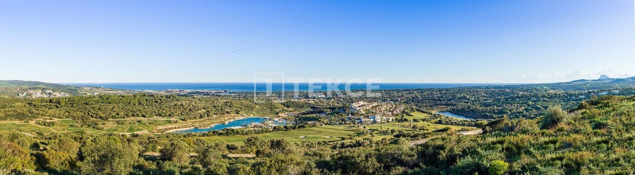 Land in San Roque, Spain, 4 448 sq.m - picture 1