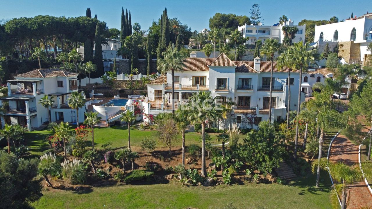 Mansion in Benahavis, Spain, 1 269 sq.m - picture 1