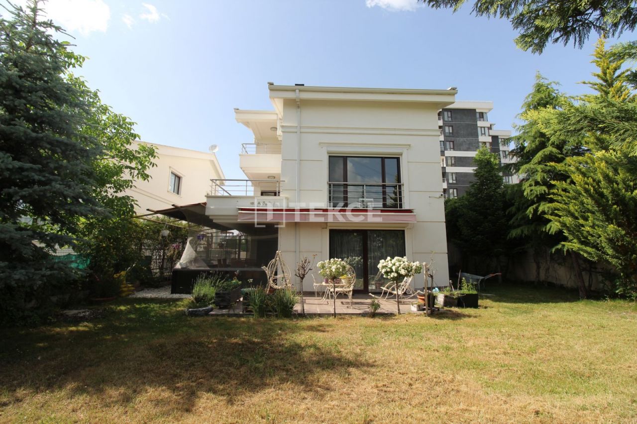 Villa in Ankara, Turkey, 450 sq.m - picture 1