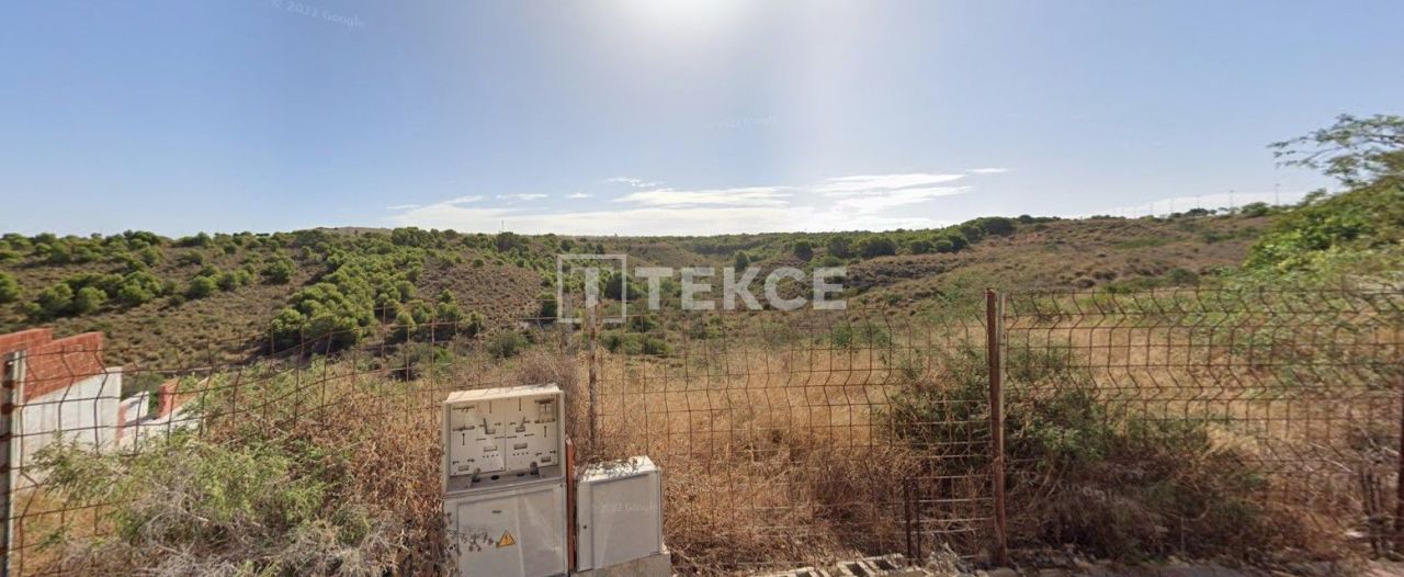 Land in Santa Pola, Spain, 180 sq.m - picture 1