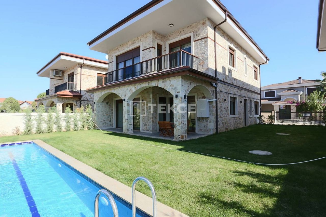 Villa in Antalya, Turkey, 180 sq.m - picture 1