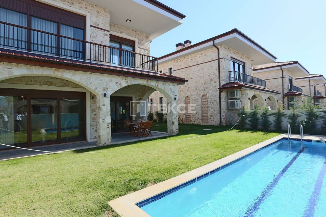 Villa in Antalya, Turkey, 280 sq.m - picture 1