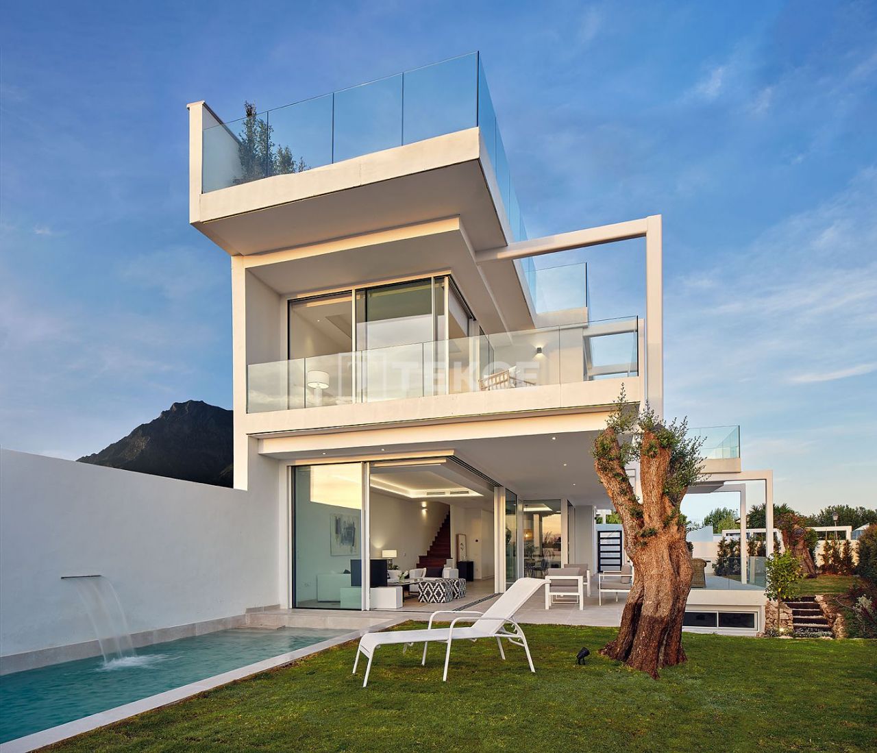 Villa en Marbella, España, 446 m2 - imagen 1