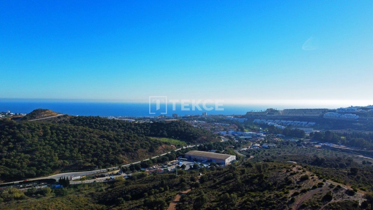 Terrain à Mijas, Espagne, 178 820 m2 - image 1