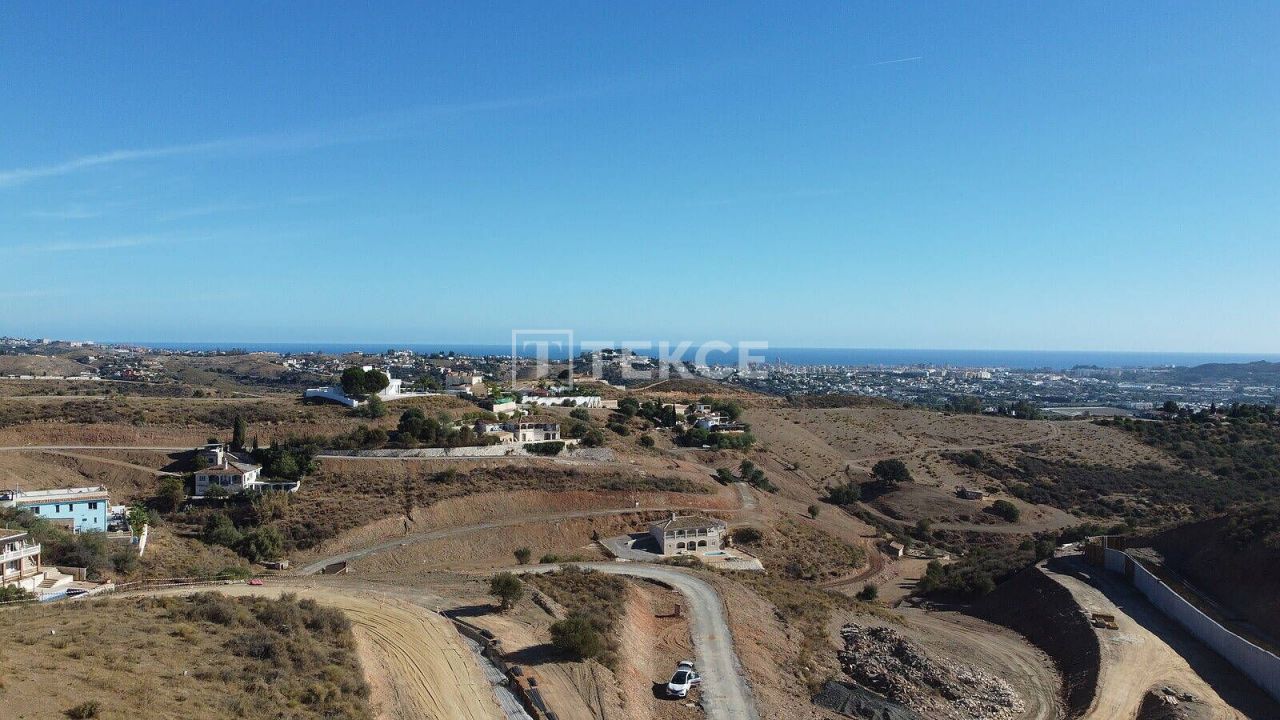 Land in Mijas, Spain, 825 sq.m - picture 1