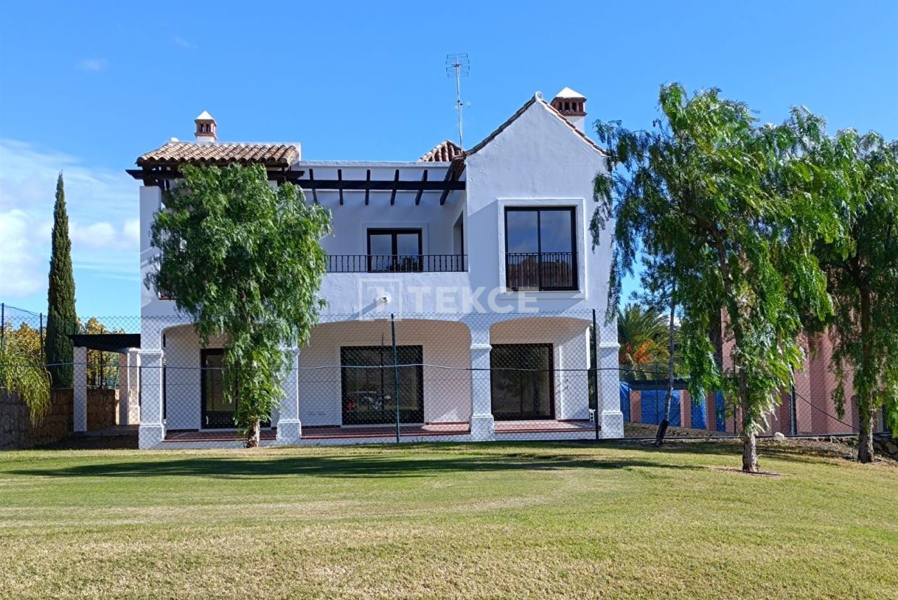Villa in Estepona, Spanien, 230 m2 - Foto 1
