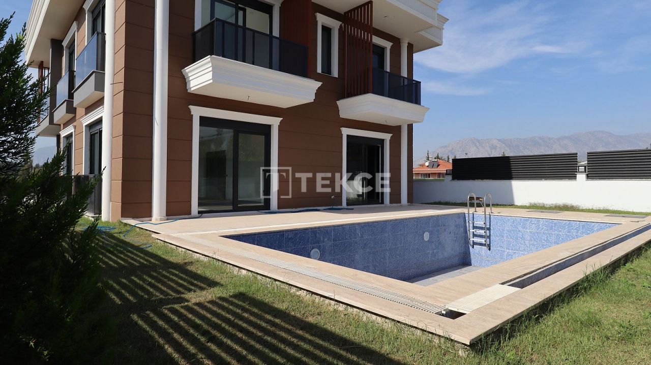 Villa en Antalya, Turquia, 380 m2 - imagen 1