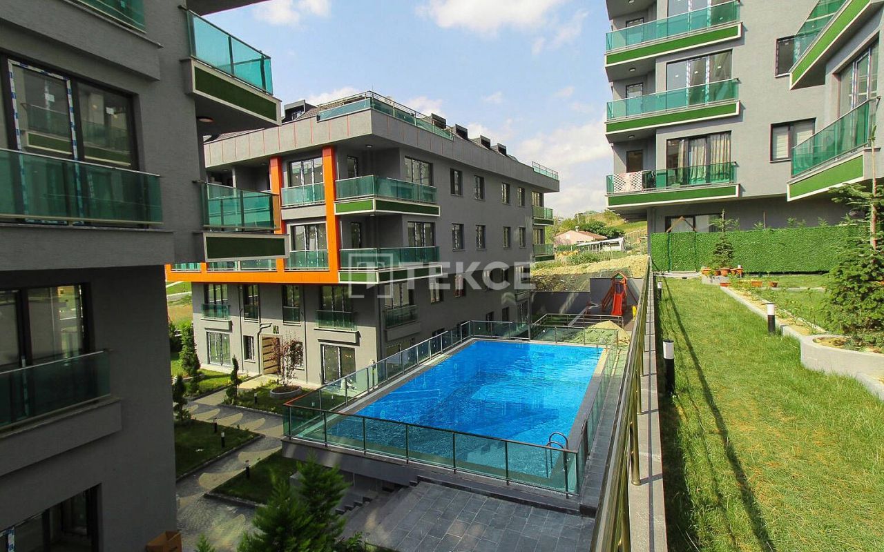 Apartment in Beylikduzu, Turkey, 197 sq.m - picture 1