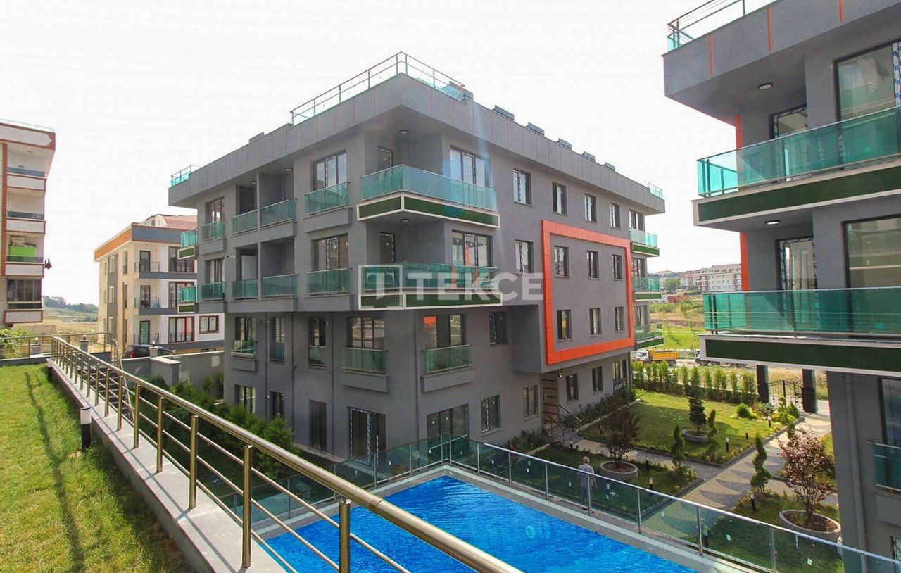 Apartment in Beylikduzu, Turkey, 140 sq.m - picture 1