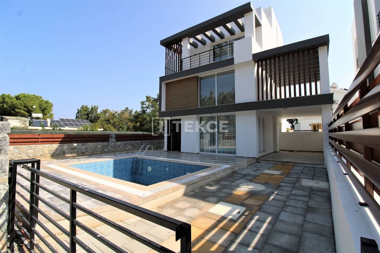 Villa in Kyrenia, Cyprus, 265 sq.m - picture 1