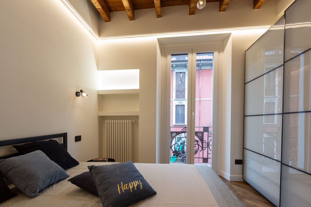Apartment in Milan, Italy, 47 sq.m - picture 1