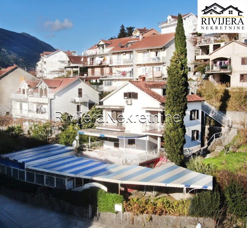 Haus in Herceg-Novi, Montenegro, 250 m2 - Foto 1