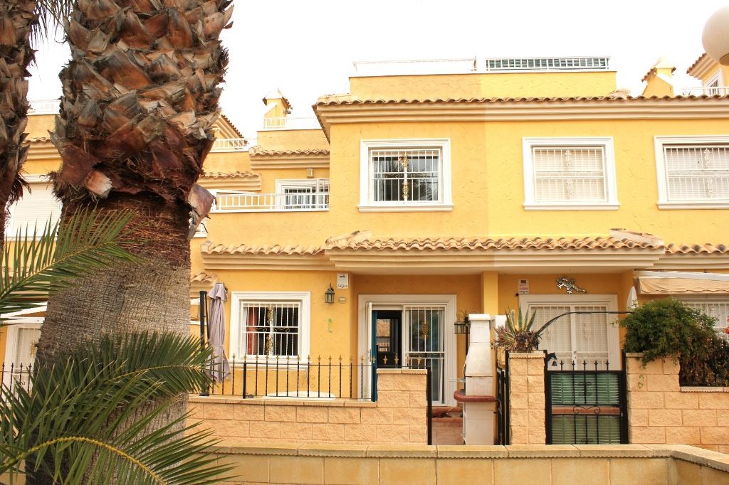 House in Punta Prima, Spain, 120 sq.m - picture 1