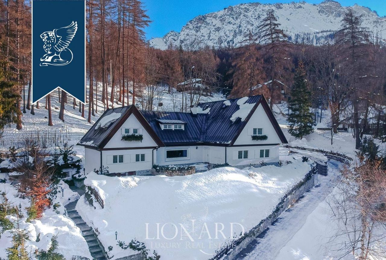 Villa en Cortina d'Ampezzo, Italia, 1 100 m2 - imagen 1