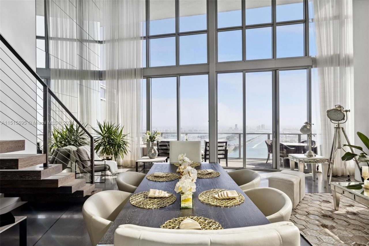 Penthouse in Miami, USA, 350 sq.m - picture 1
