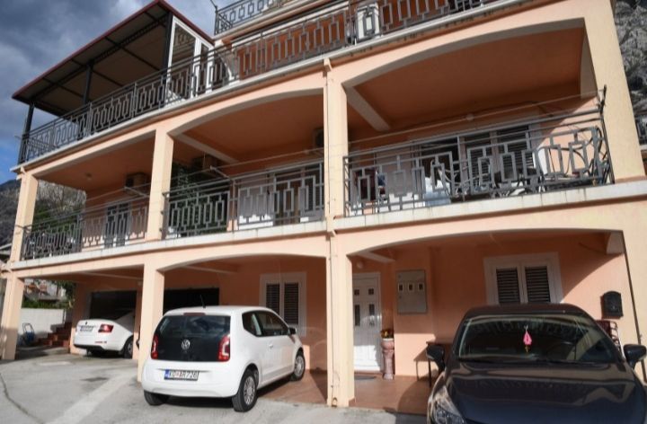 House in Dobrota, Montenegro, 441 sq.m - picture 1