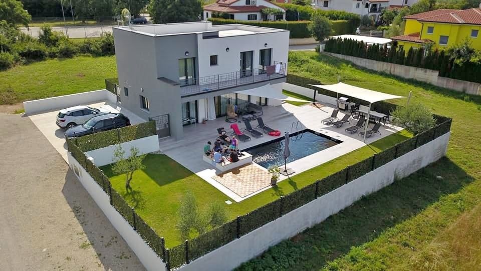 Villa in Porec, Croatia, 200 sq.m - picture 1