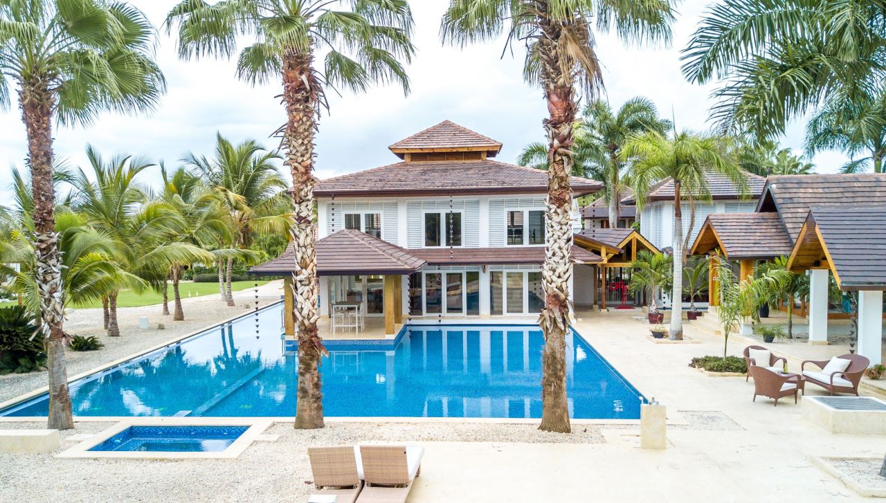 Villa in La Romana, Dominican Republic, 1 012 sq.m - picture 1