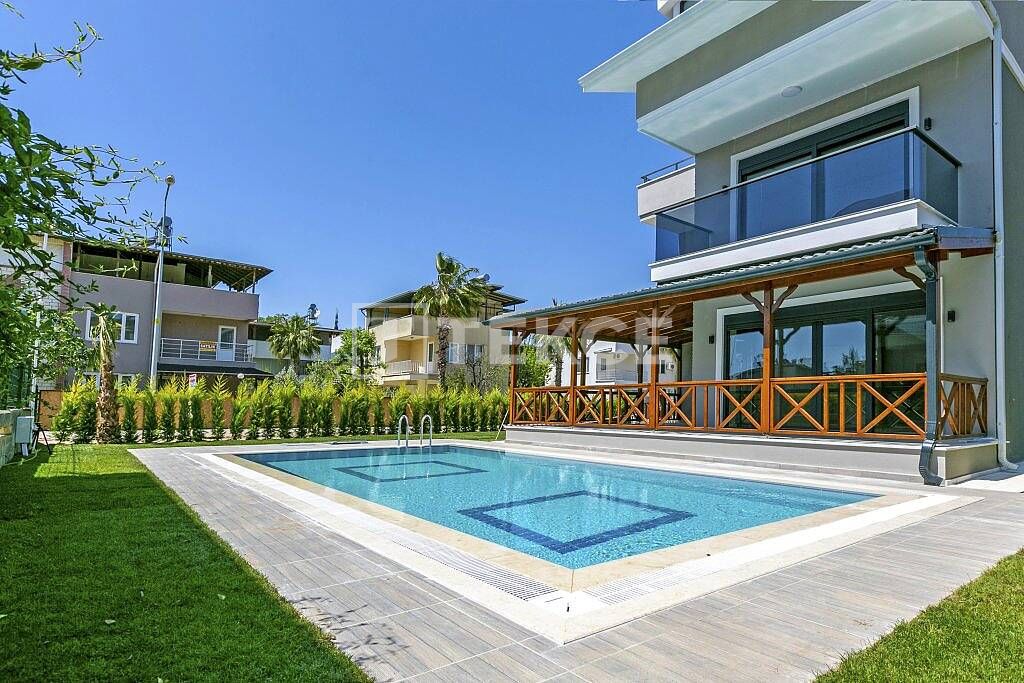 Villa en Serik, Turquia, 240 m2 - imagen 1