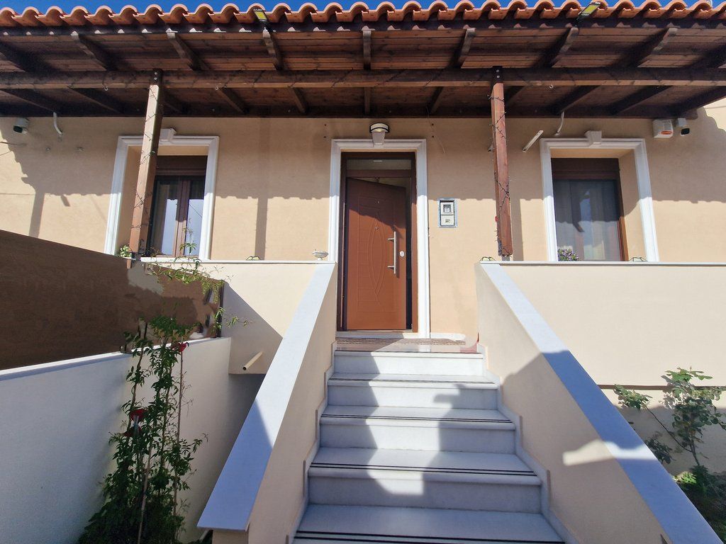 House in Loutraki, Greece, 100 sq.m - picture 1