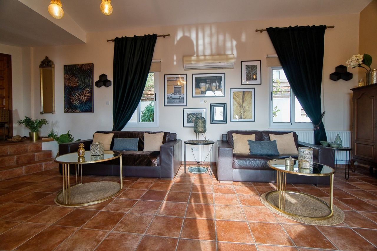 Villa in Paphos, Zypern, 239 m2 - Foto 1