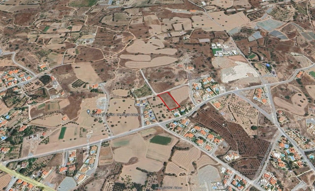 Terrain à Limassol, Chypre, 3 100 m2 - image 1