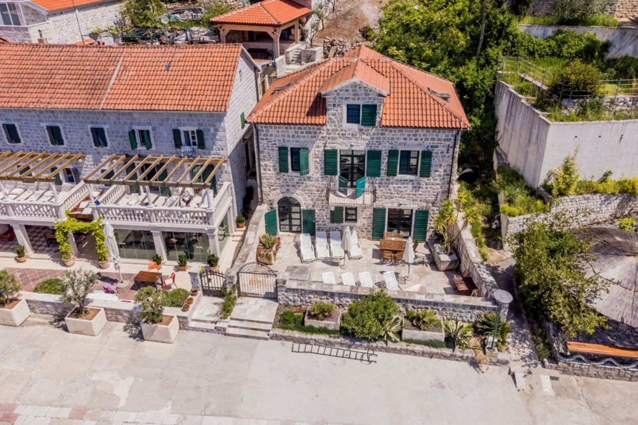 Villa in Herceg-Novi, Montenegro, 220 m2 - Foto 1