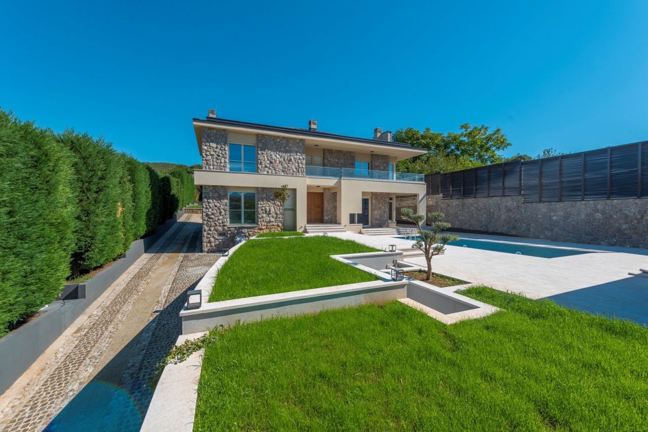 Villa in Podgorica, Montenegro, 578 m2 - Foto 1