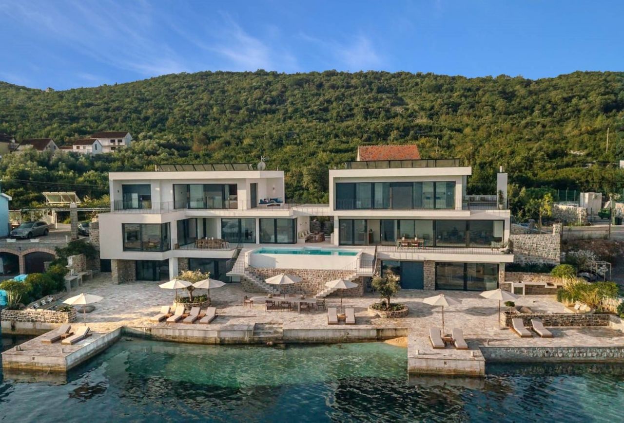 Villa on Lustica peninsula, Montenegro, 676 sq.m - picture 1