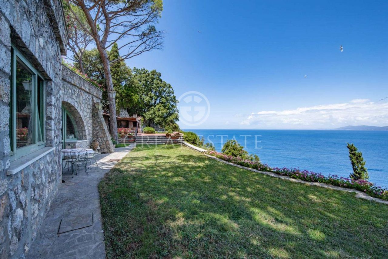 Villa in Monte Argentario, Italy, 503 sq.m - picture 1