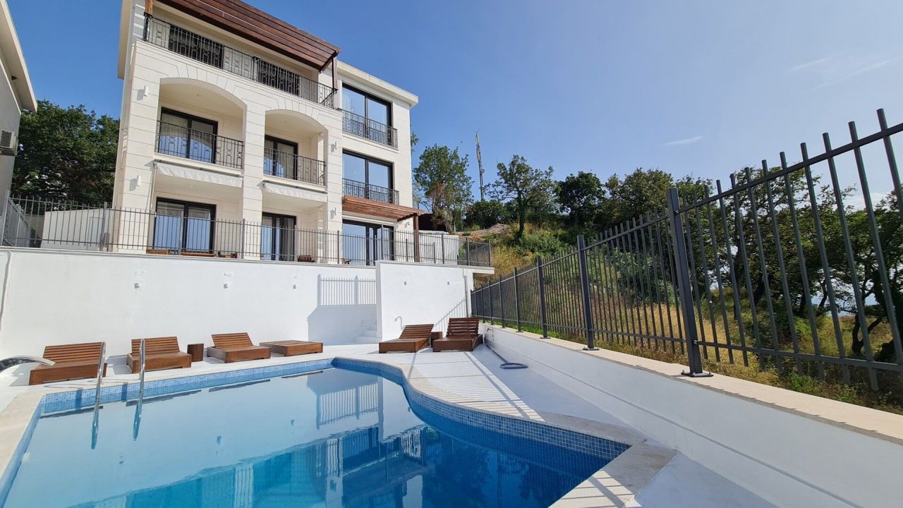 Villa in Budva, Montenegro, 170 sq.m - picture 1