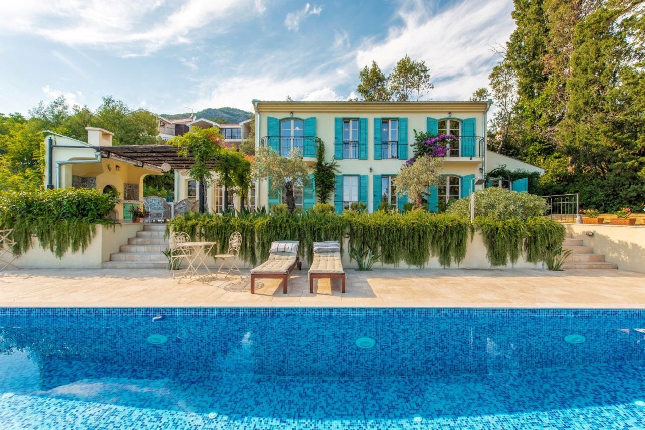 Villa à Herceg-Novi, Monténégro, 198 m2 - image 1