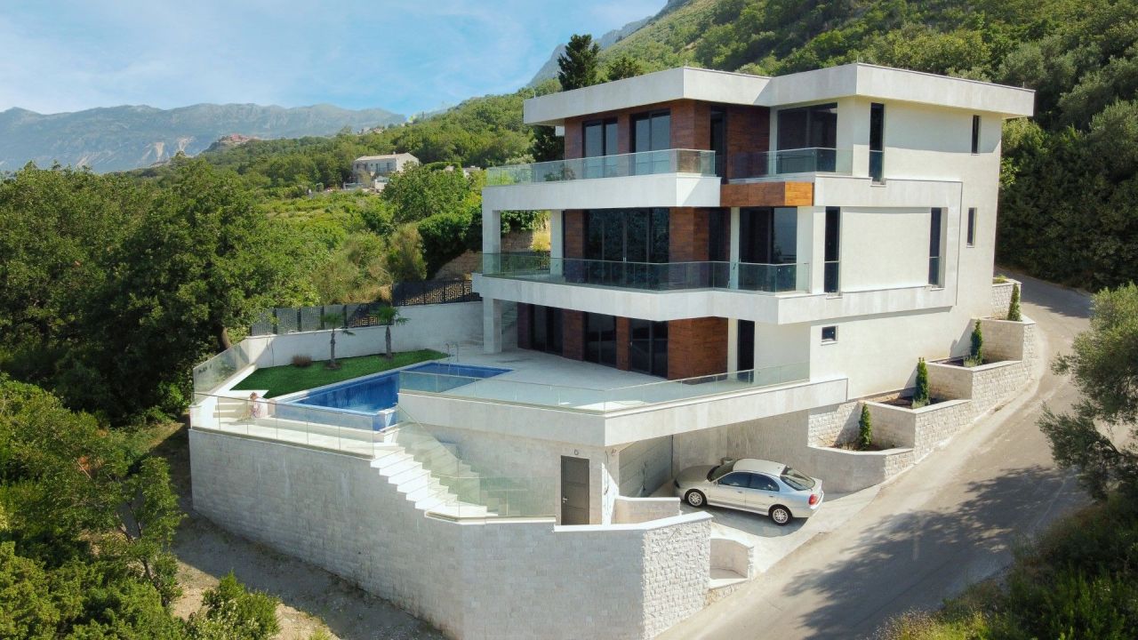 Villa en Budva, Montenegro, 632 m2 - imagen 1