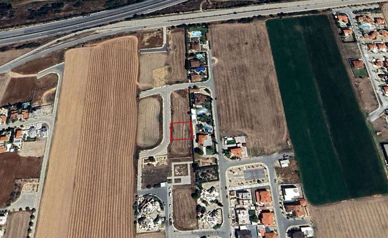Land in Larnaca, Cyprus, 685 sq.m - picture 1