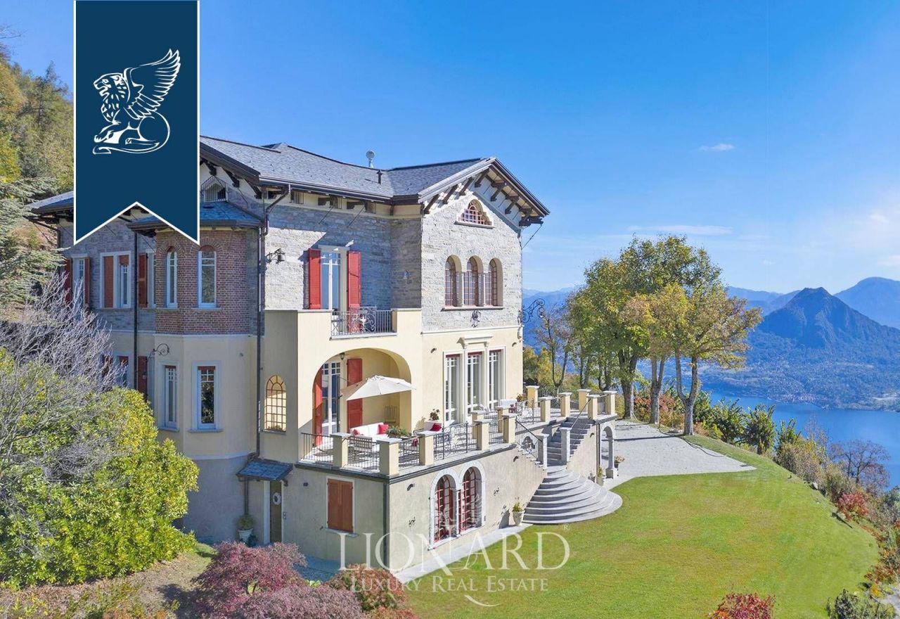 Villa in Premeno, Italy, 820 sq.m - picture 1