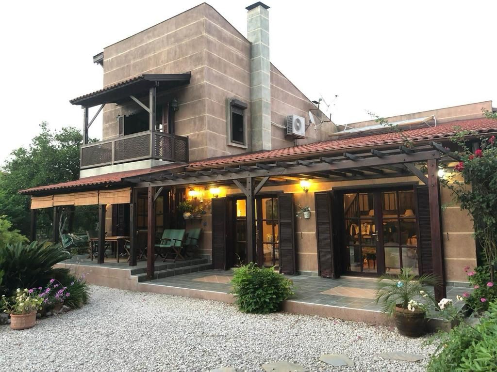 Villa in Camyuva, Turkey, 300 sq.m - picture 1
