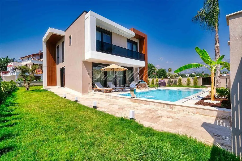 Villa in Camyuva, Turkey, 250 sq.m - picture 1
