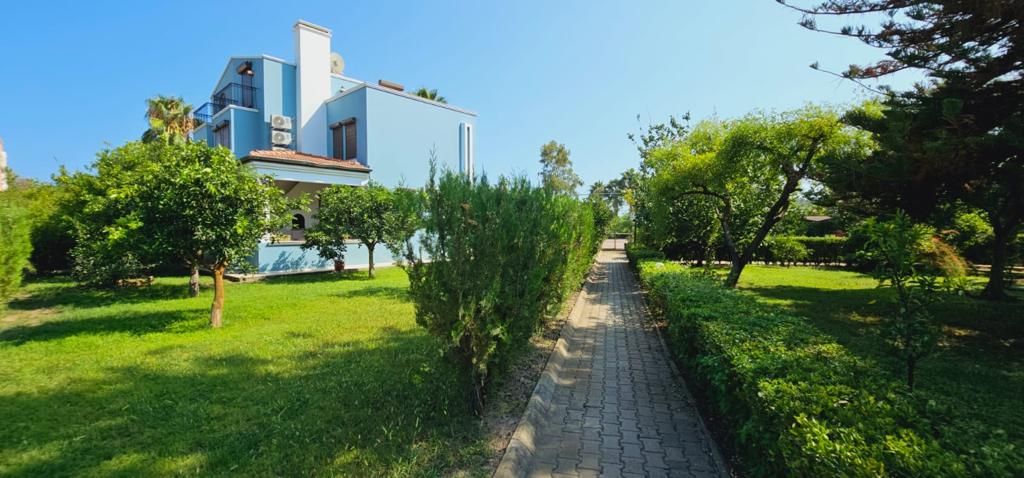 Villa in Camyuva, Turkey, 250 sq.m - picture 1