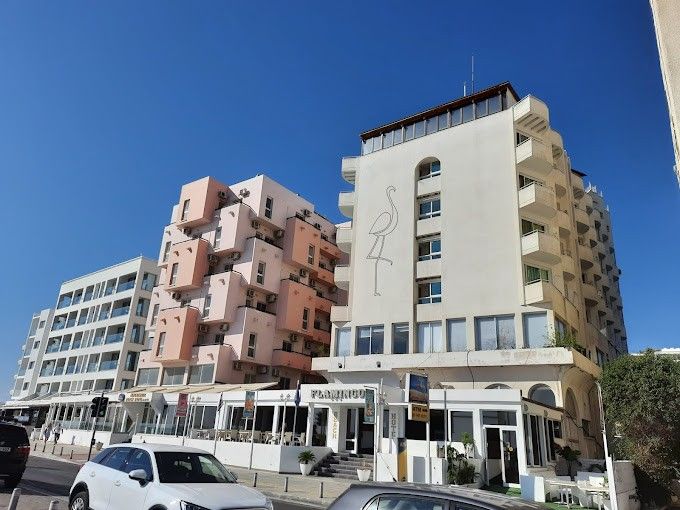 Hotel en Lárnaca, Chipre, 2 816 m2 - imagen 1