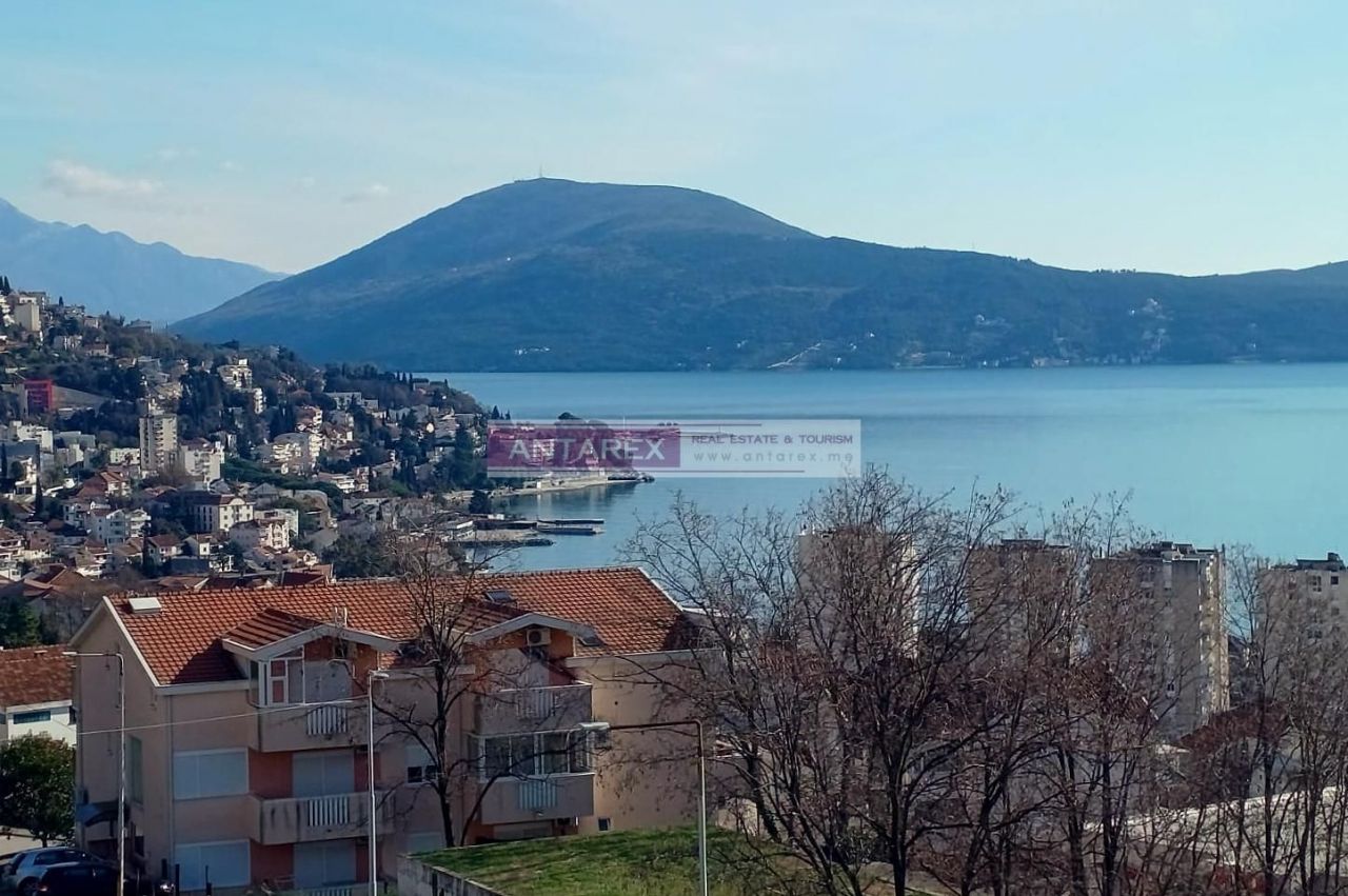 Apartamento en Herceg-Novi, Montenegro, 125 m2 - imagen 1