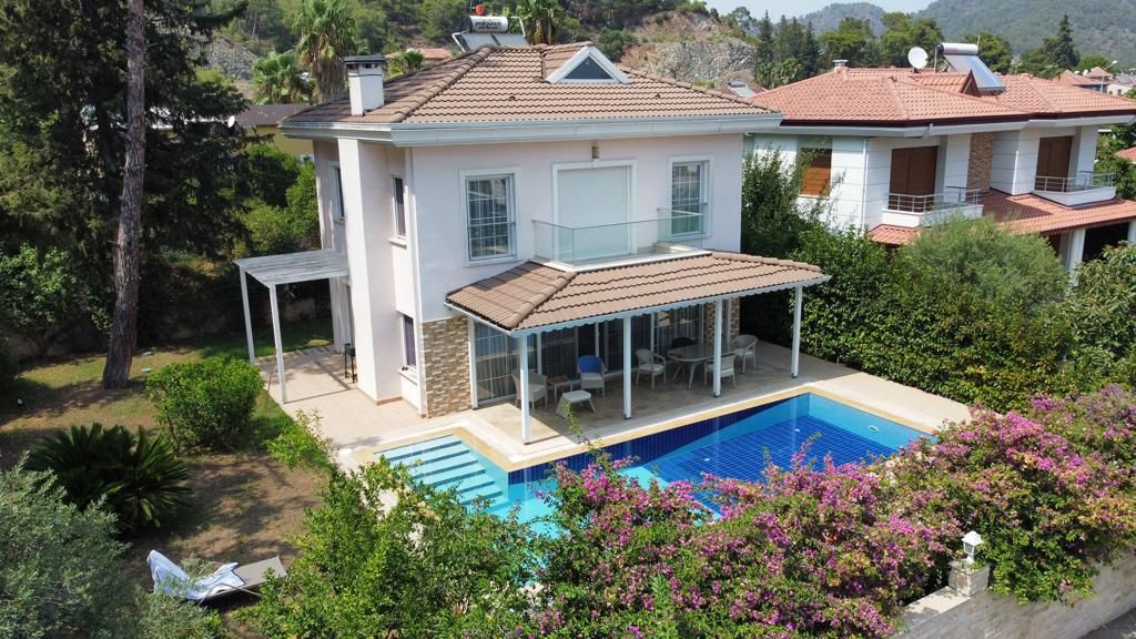 Villa in Camyuva, Turkey, 220 sq.m - picture 1