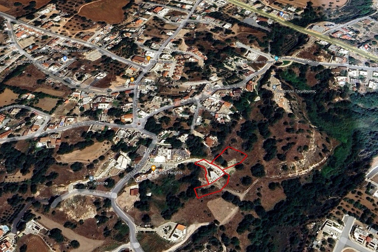 Land in Paphos, Cyprus, 2 417 sq.m - picture 1