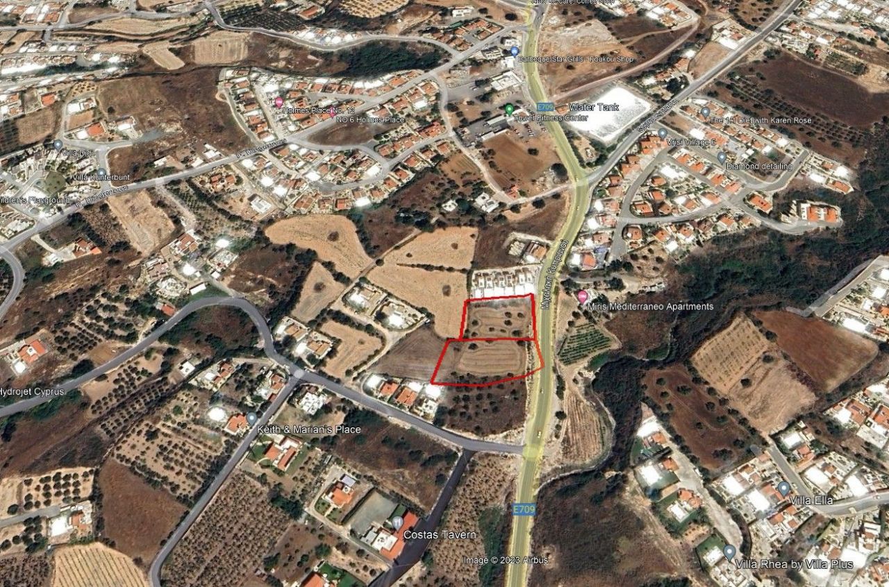 Land in Paphos, Cyprus, 4 934 sq.m - picture 1