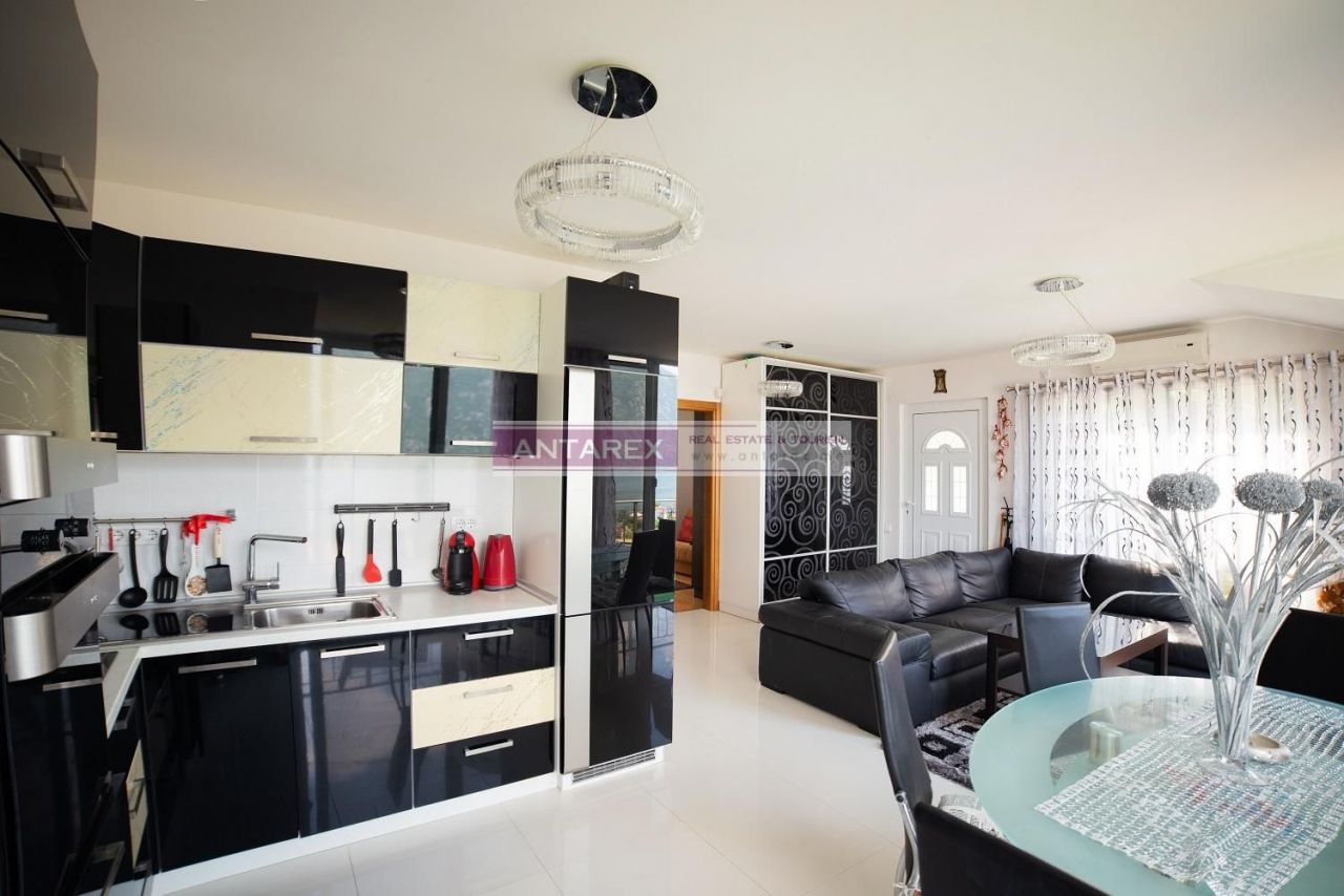 Apartment in Stoliv, Montenegro, 62.5 sq.m - picture 1