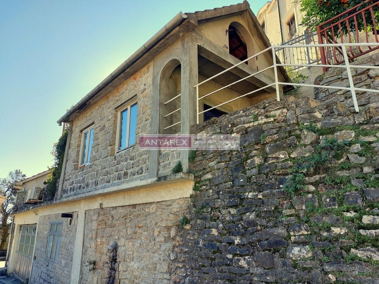 Villa en Herceg-Novi, Montenegro, 57 m2 - imagen 1