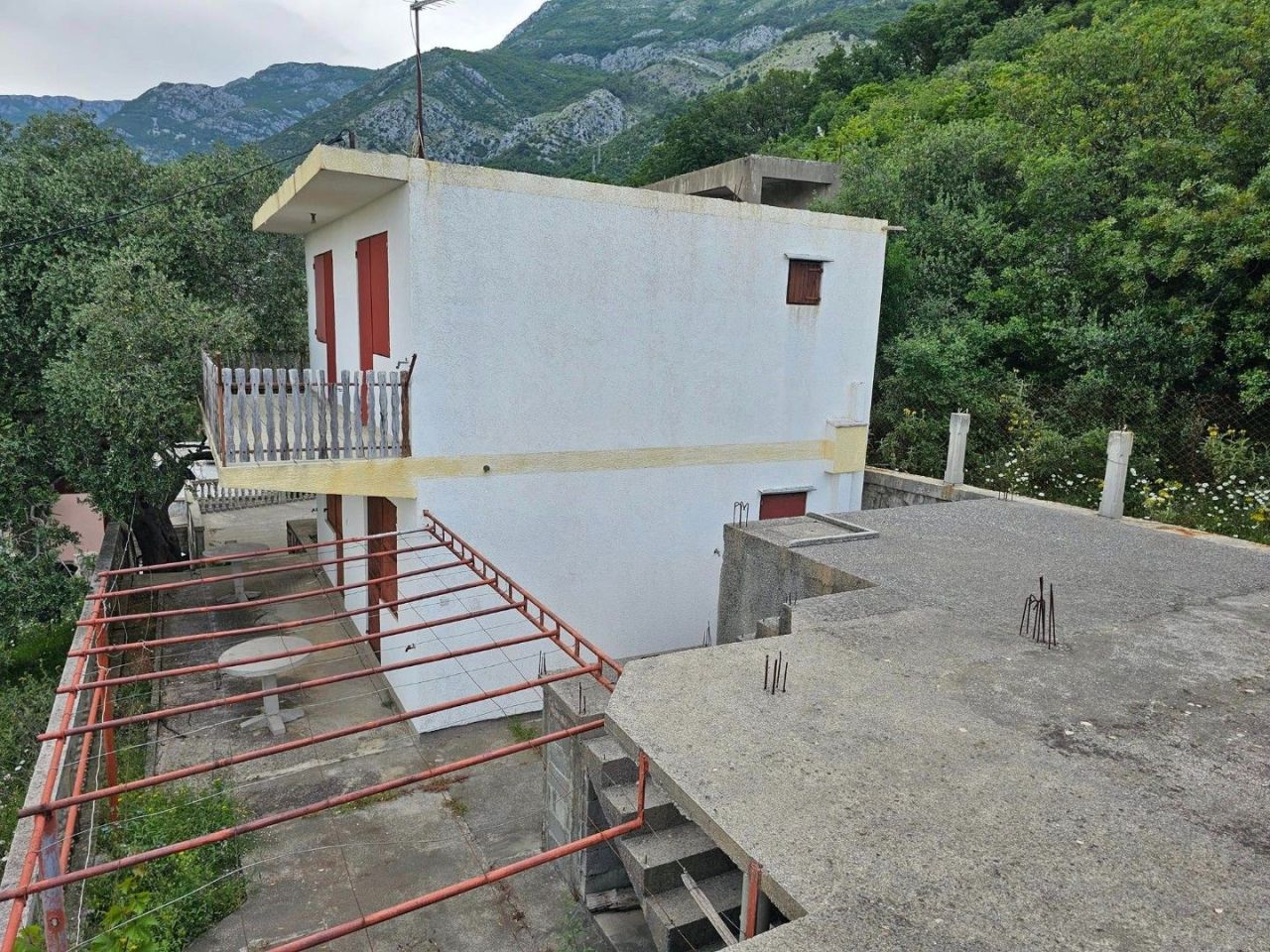 Haus in Sutomore, Montenegro, 80 m2 - Foto 1