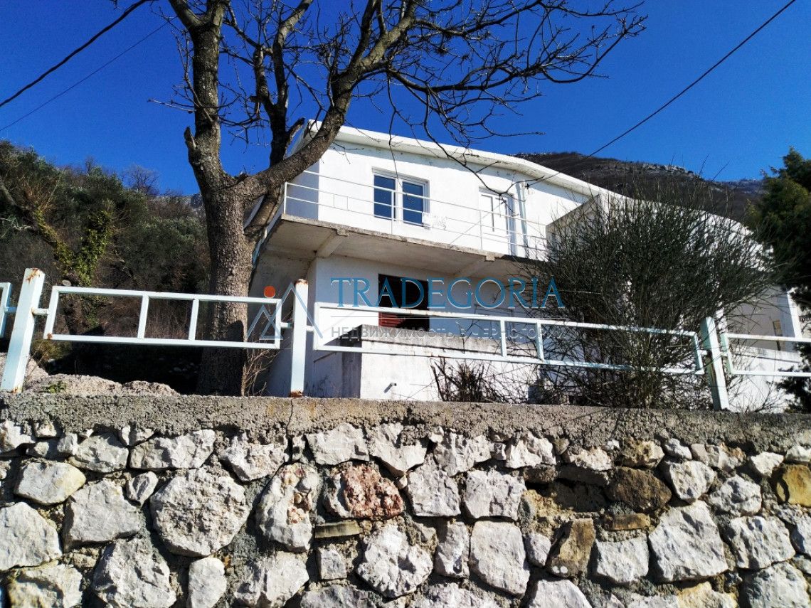 Haus in Sutomore, Montenegro, 140 m2 - Foto 1